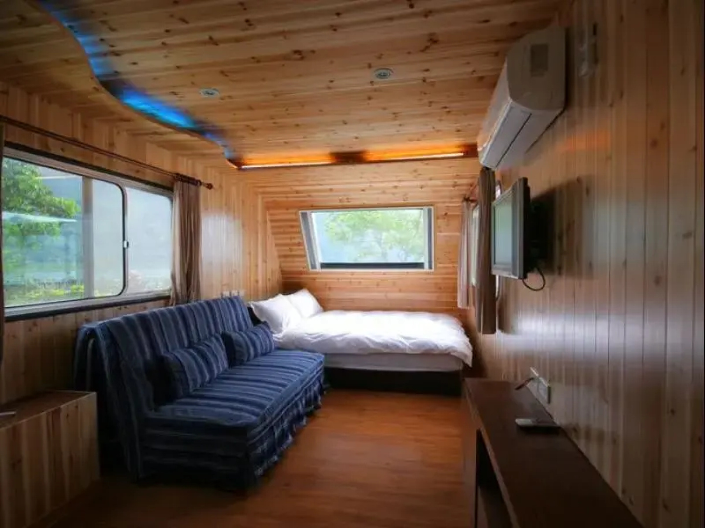 Lake-House Resort