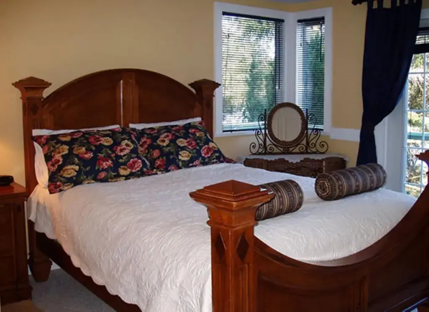 Arbutus Point Oceanfront B & B