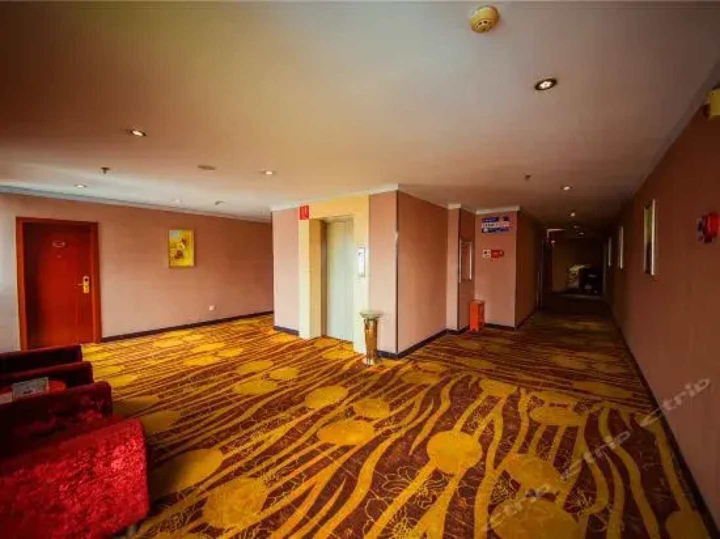 Jingcheng Home Land Hotel