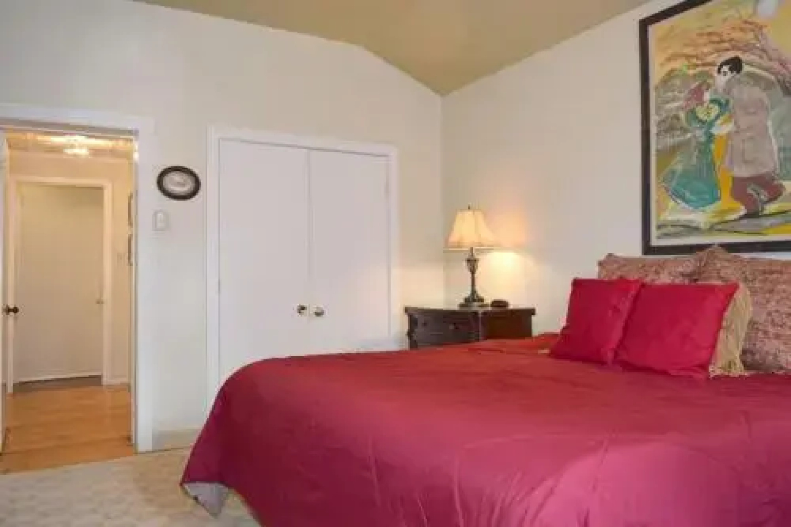 Thorne`s Downtown Delight