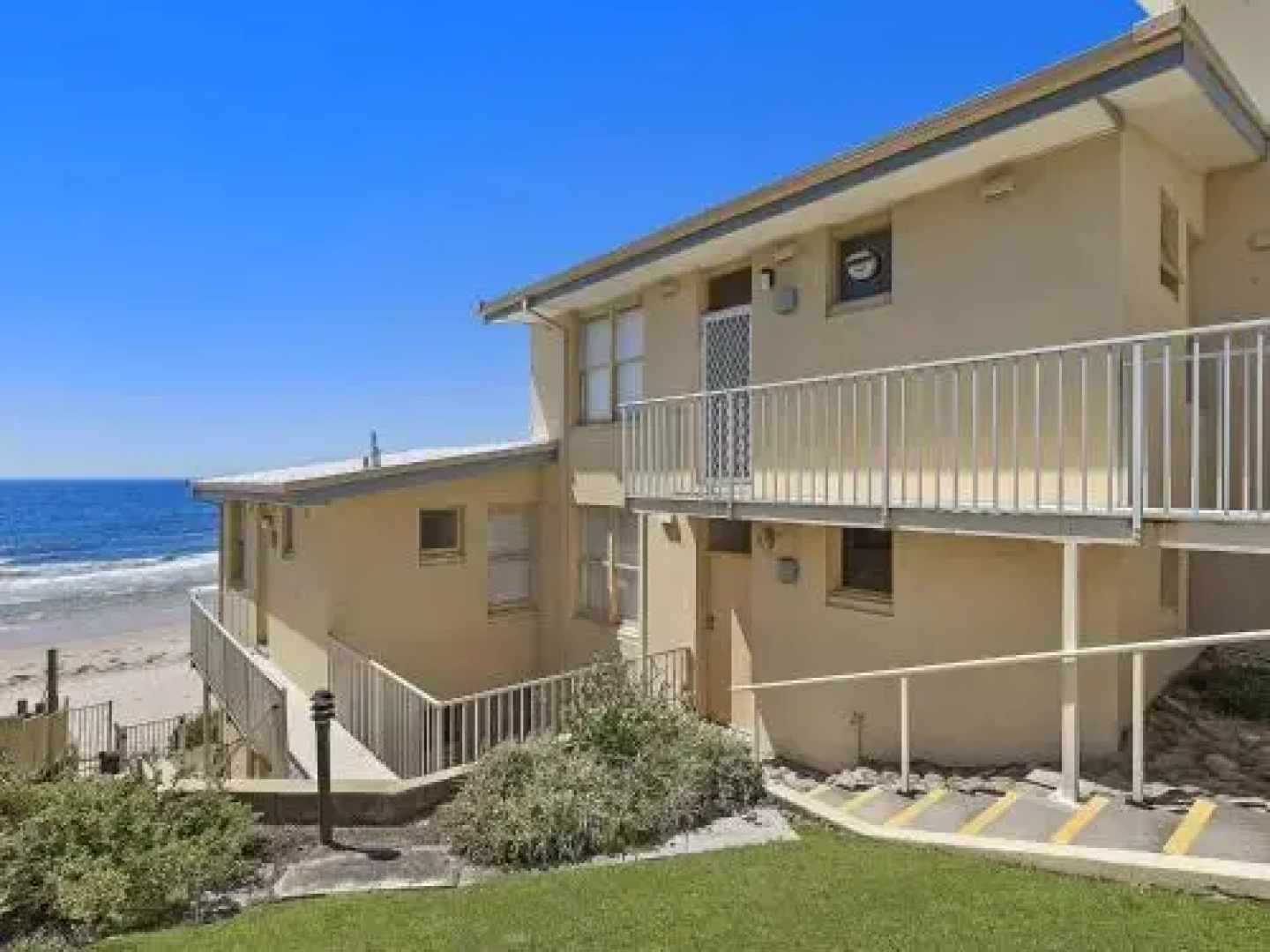 Golden Sands 3