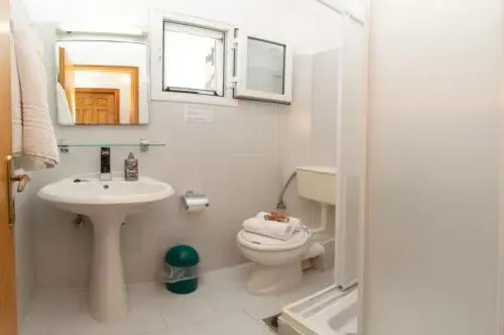 Nikos Studios and Apartments