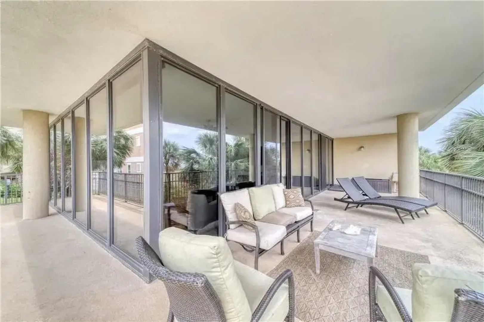 Holiday Isle - Ground Floor Corner Unit