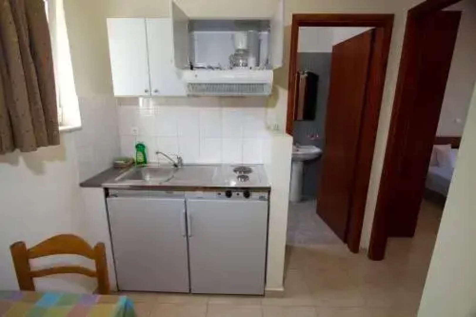 Nikos Apartments