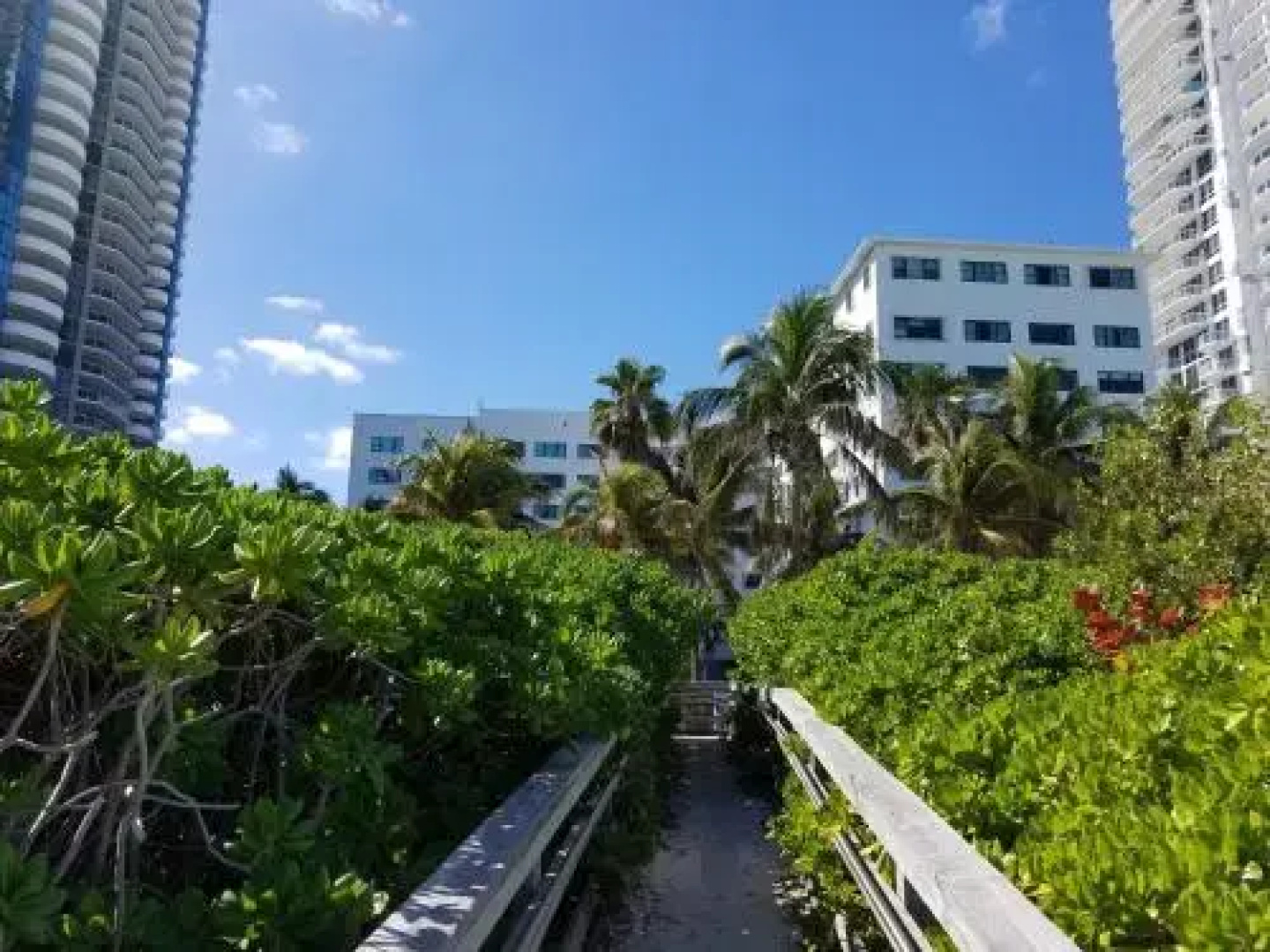Miami Beach Suncoast Apartment III
