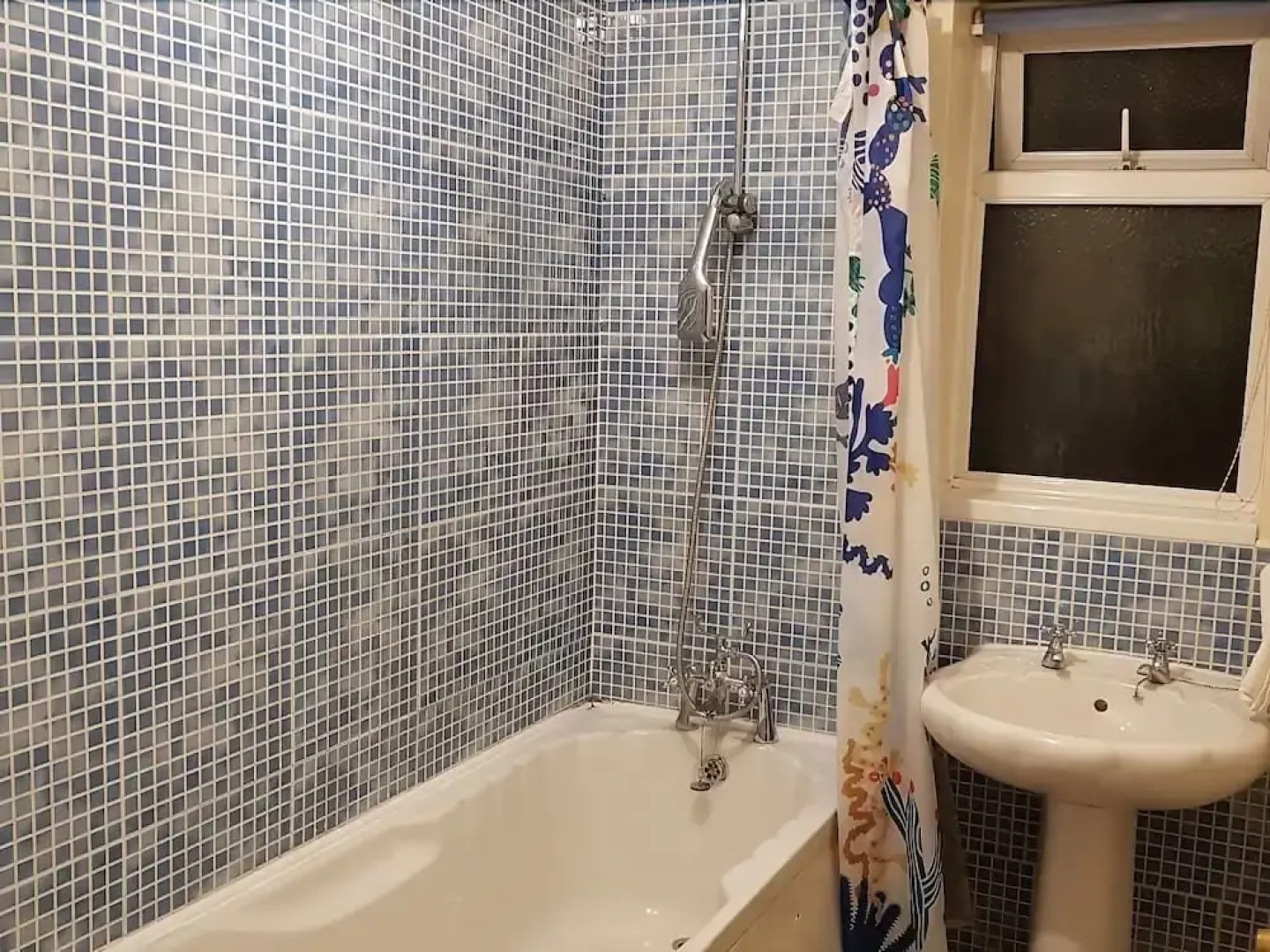 Huku Kwetu - Ravenhill House