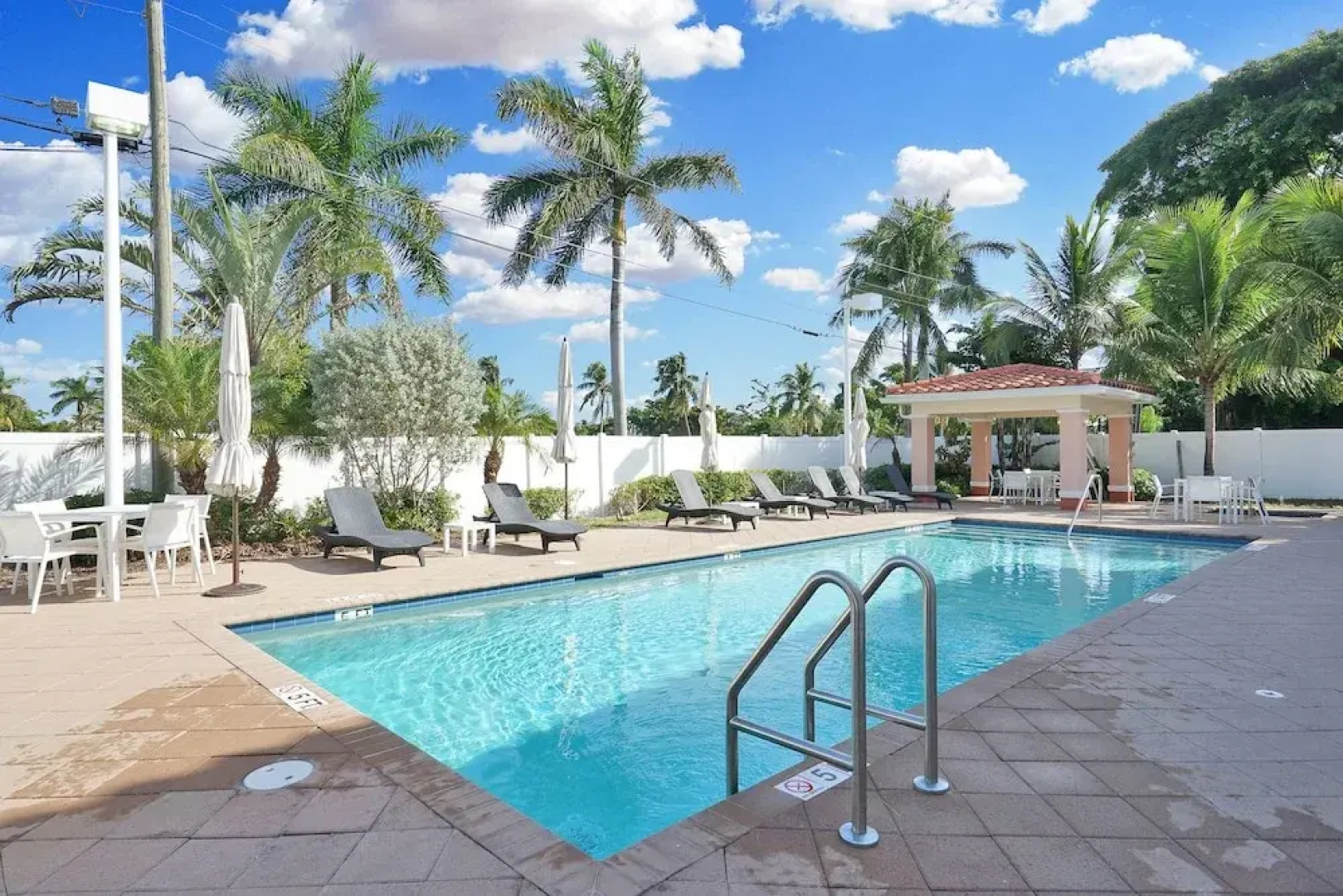 Affinity Santa Barbara - New Gated Townhome, Pool, Hot Tub