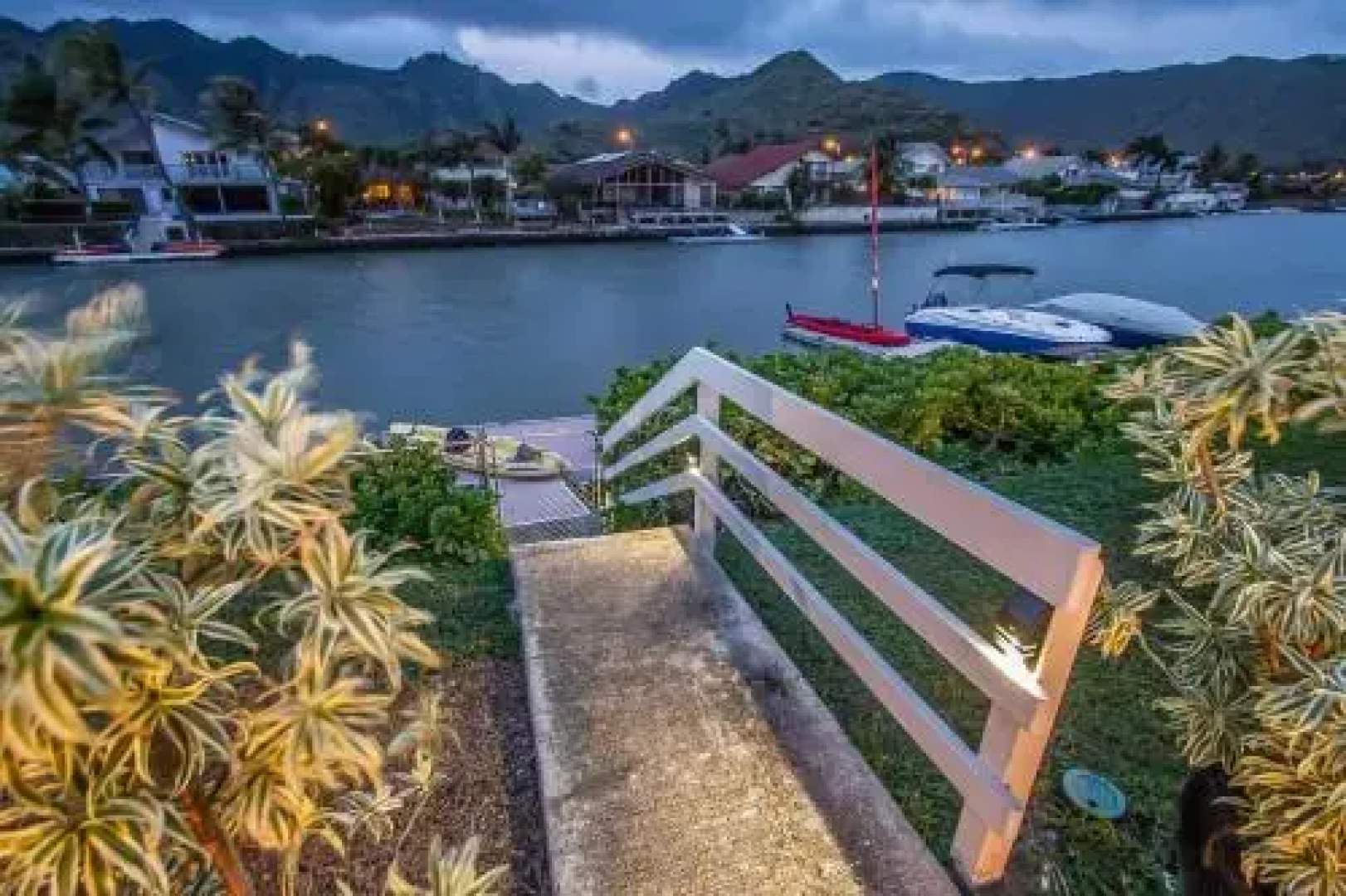 Honolulu Waterfront Villa