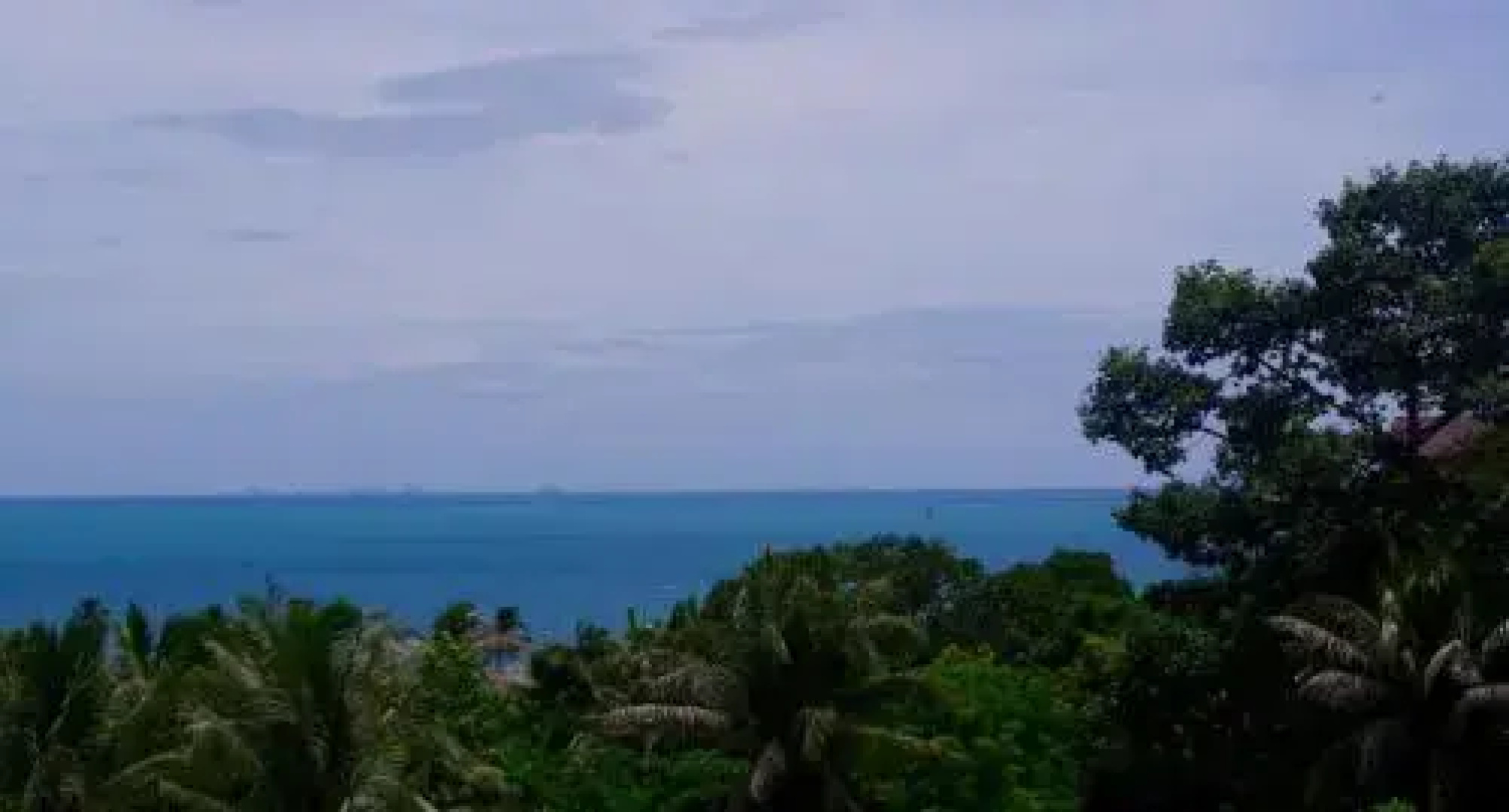 Le Balcon, Haad Yao.