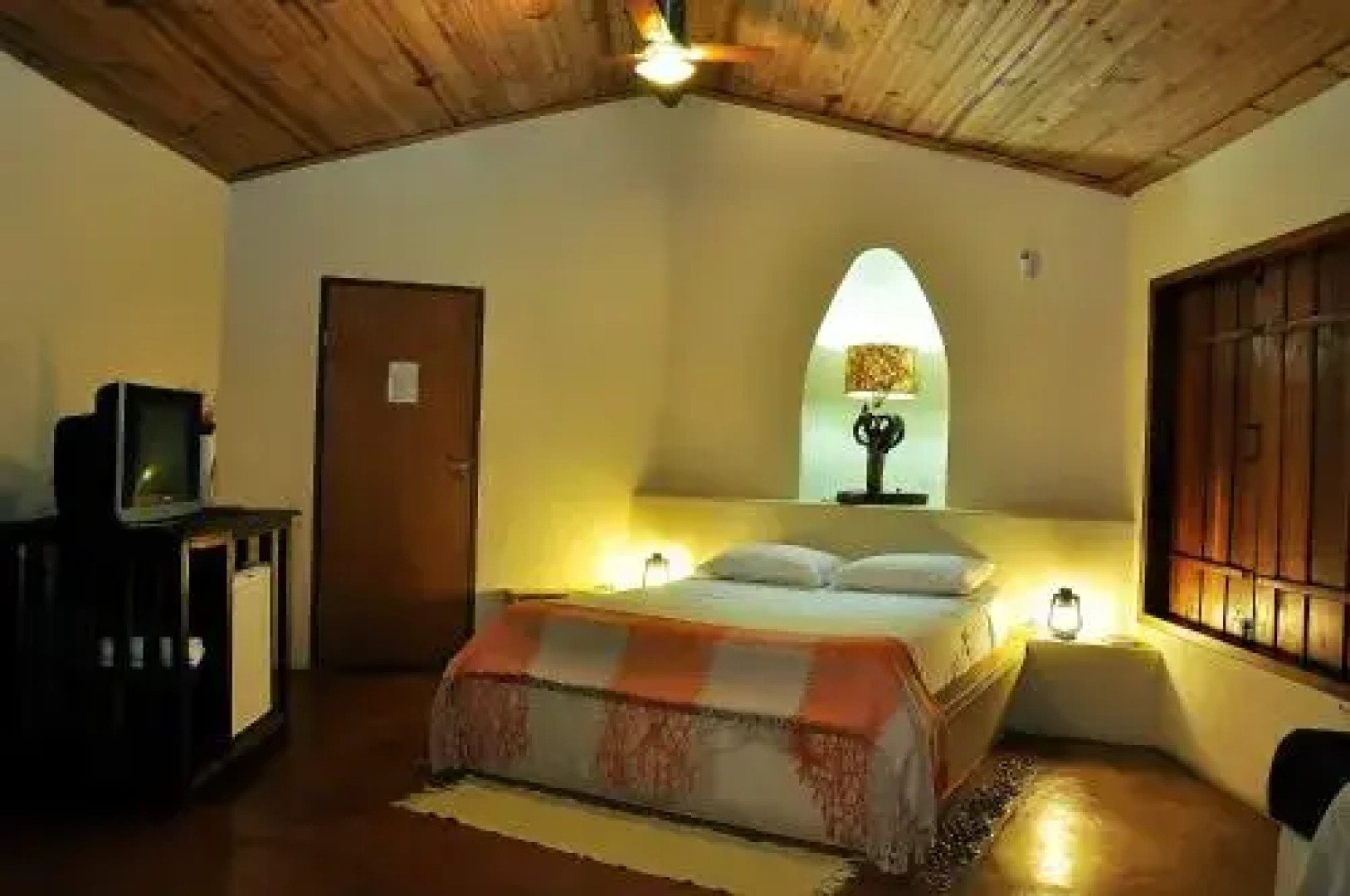 Salto Corumbá Camping Clube Hotel