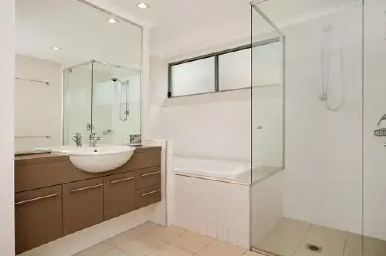 Spectacular Unit Overlooking Pumicestone Passage - Welsby Pde, Bongaree
