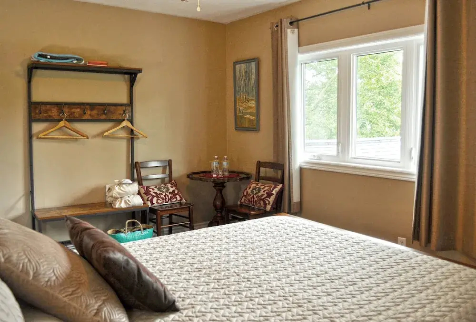 Centennial House Bed and Breakfast