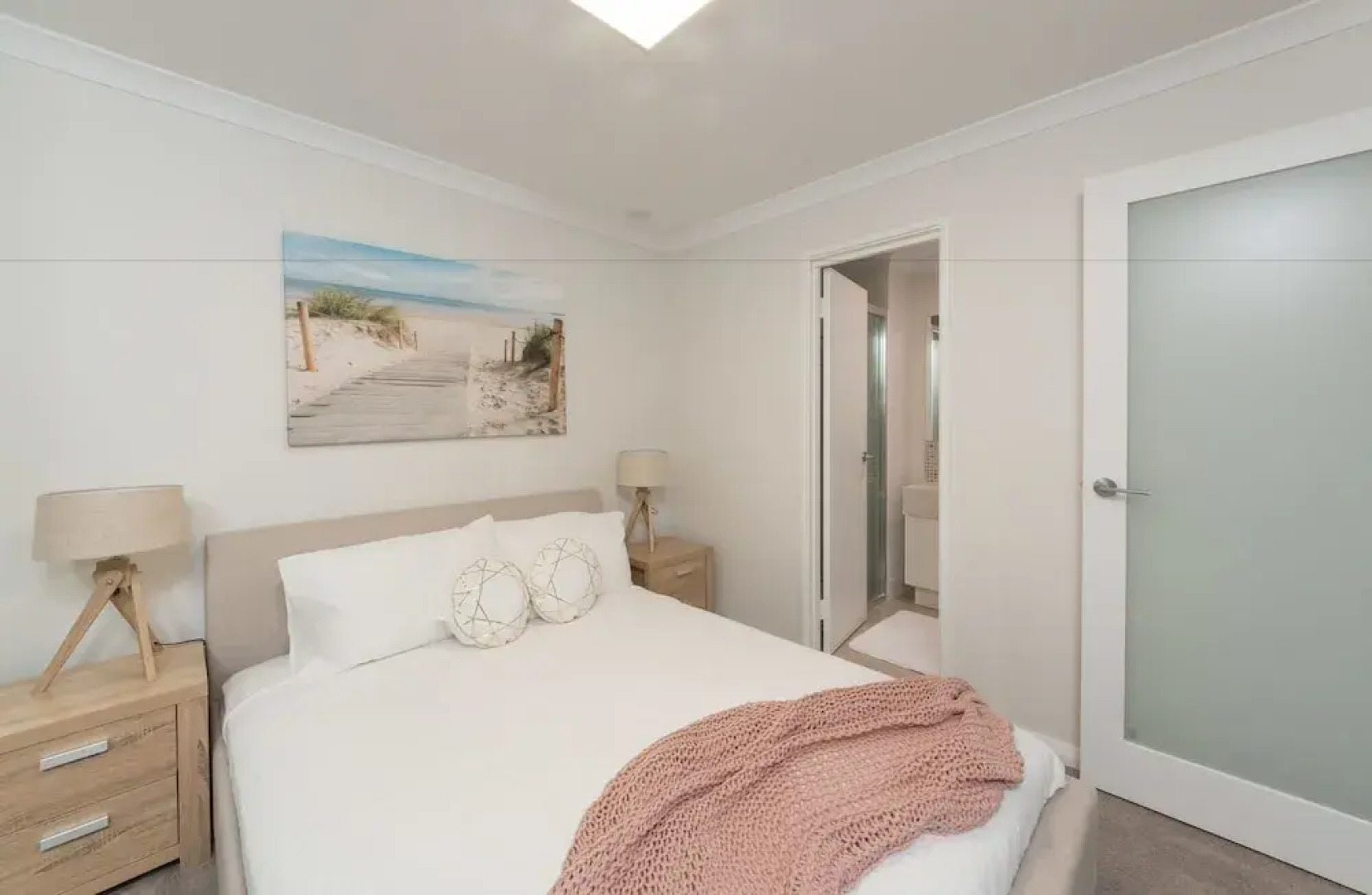 Lakeview Apartment Suite 18