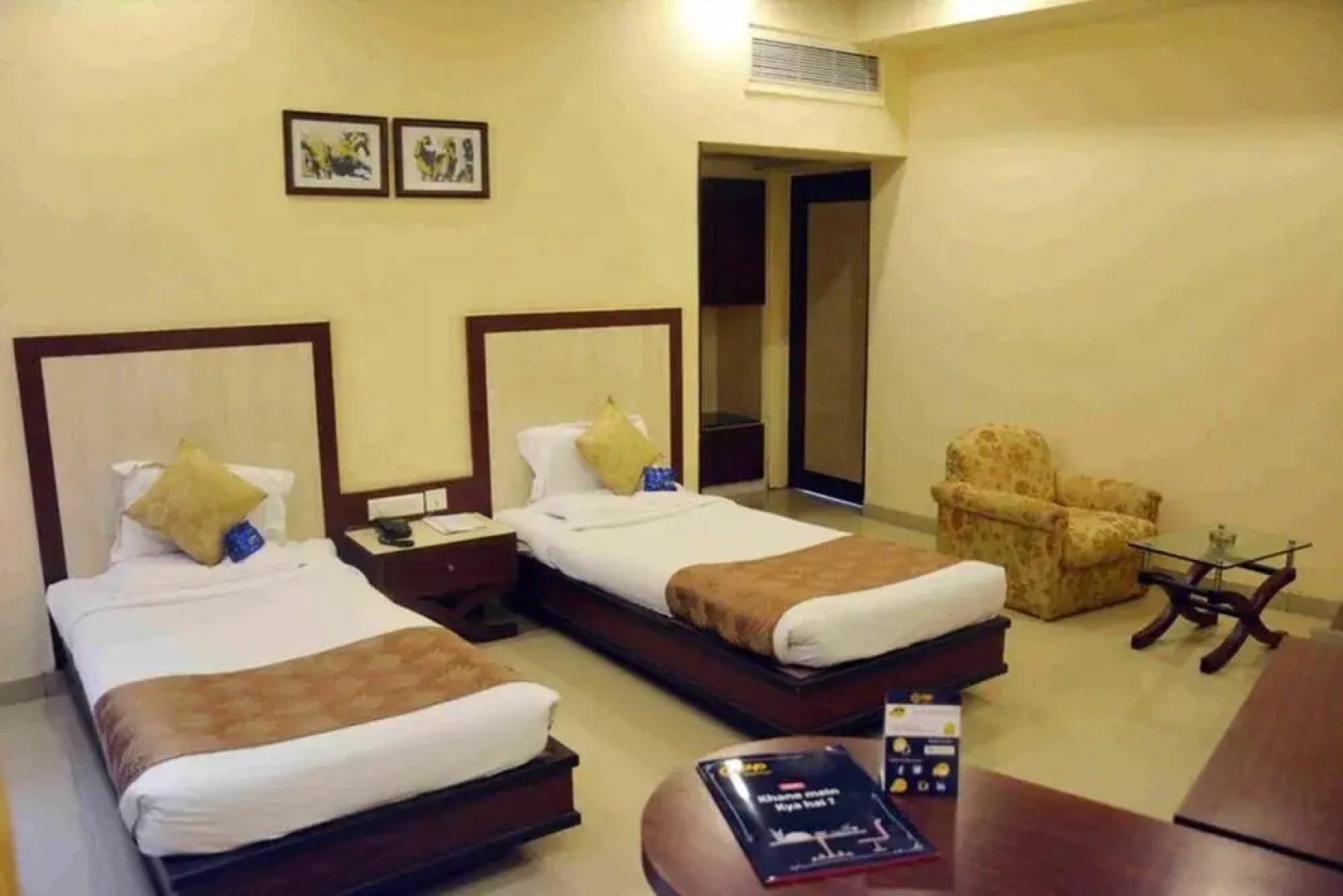 OYO Premium Vidya Nagar