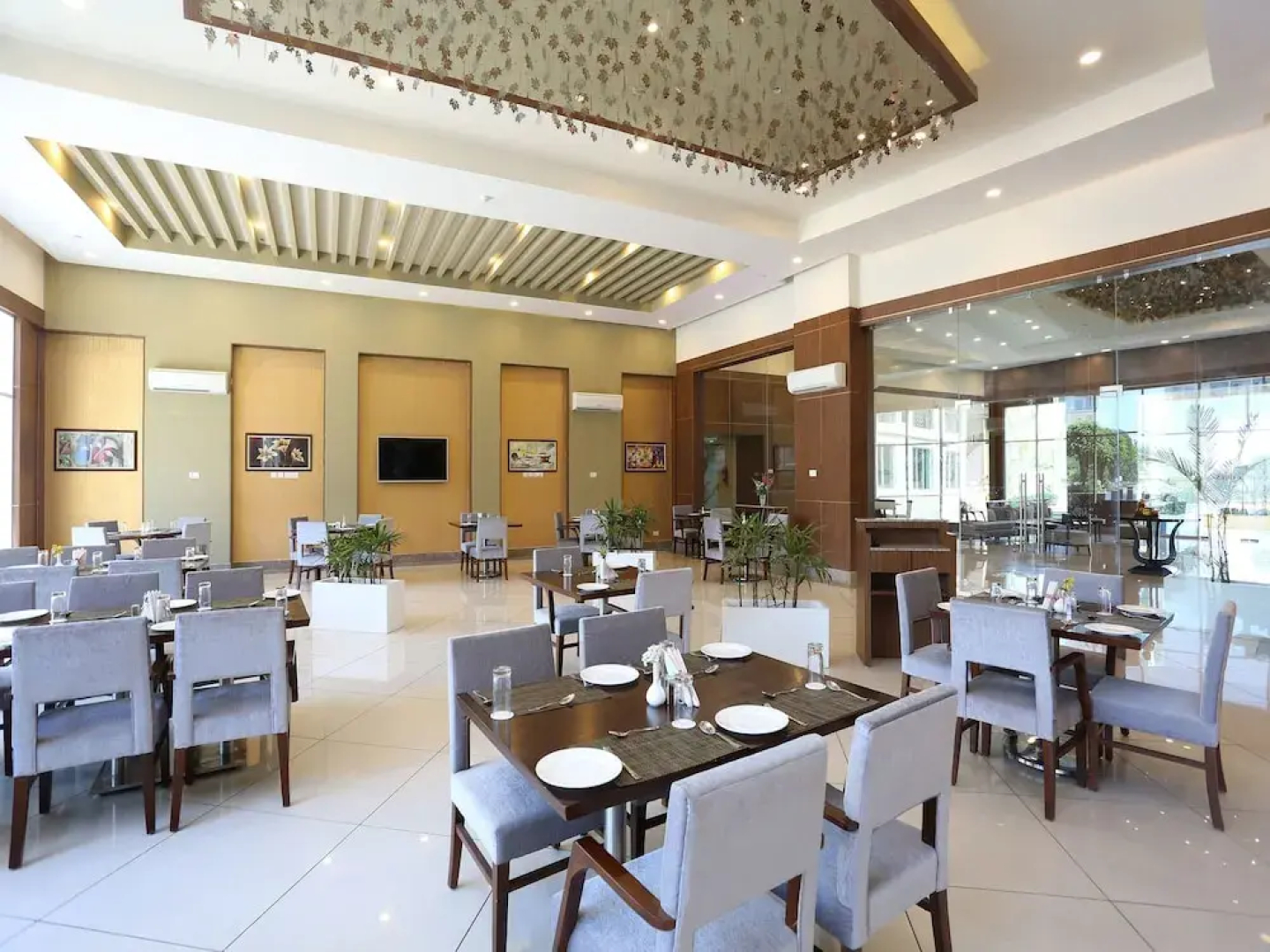 Capital O 13727 Hotel Aarogyam Suites