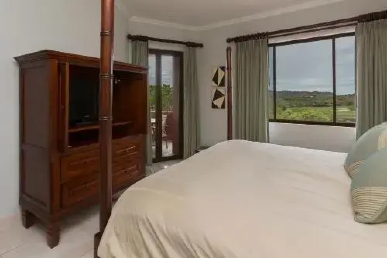 Luxury 3BR Condo with nice Oceanviews - Boug 1204