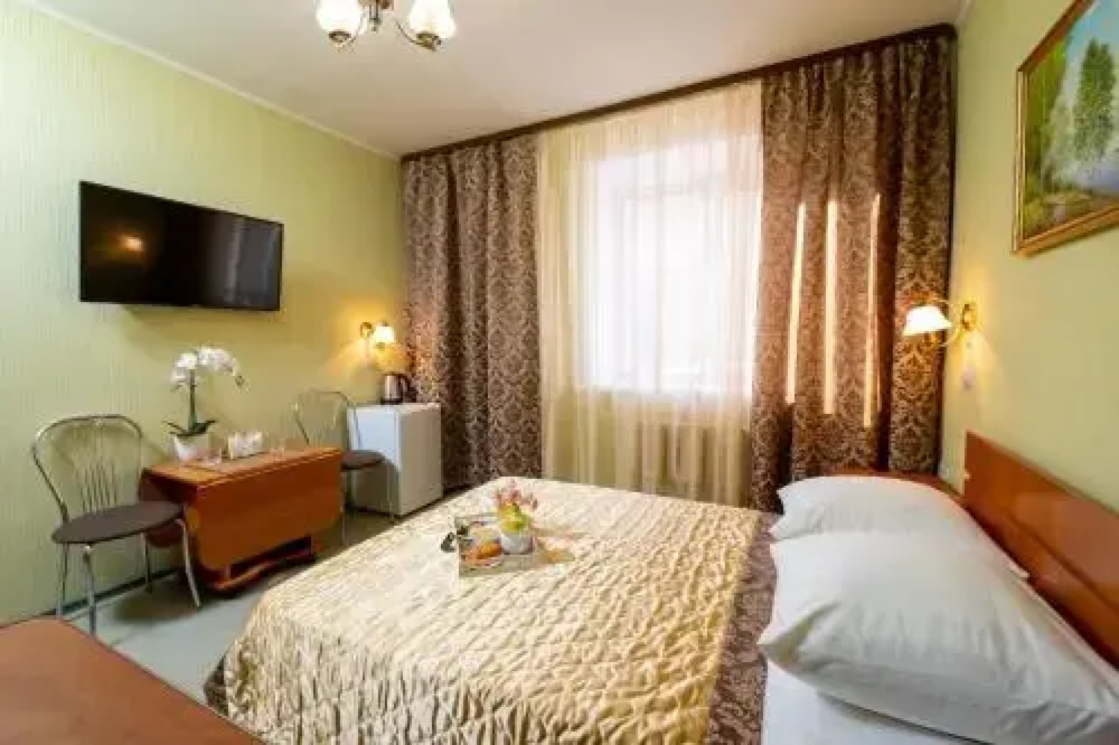 Отель Весна