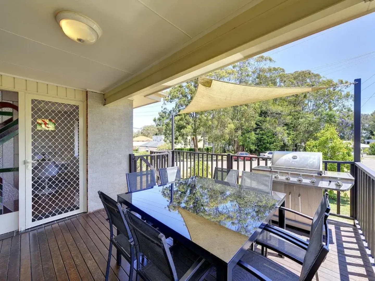 Blue Swimmer, 33 Danalene Parade