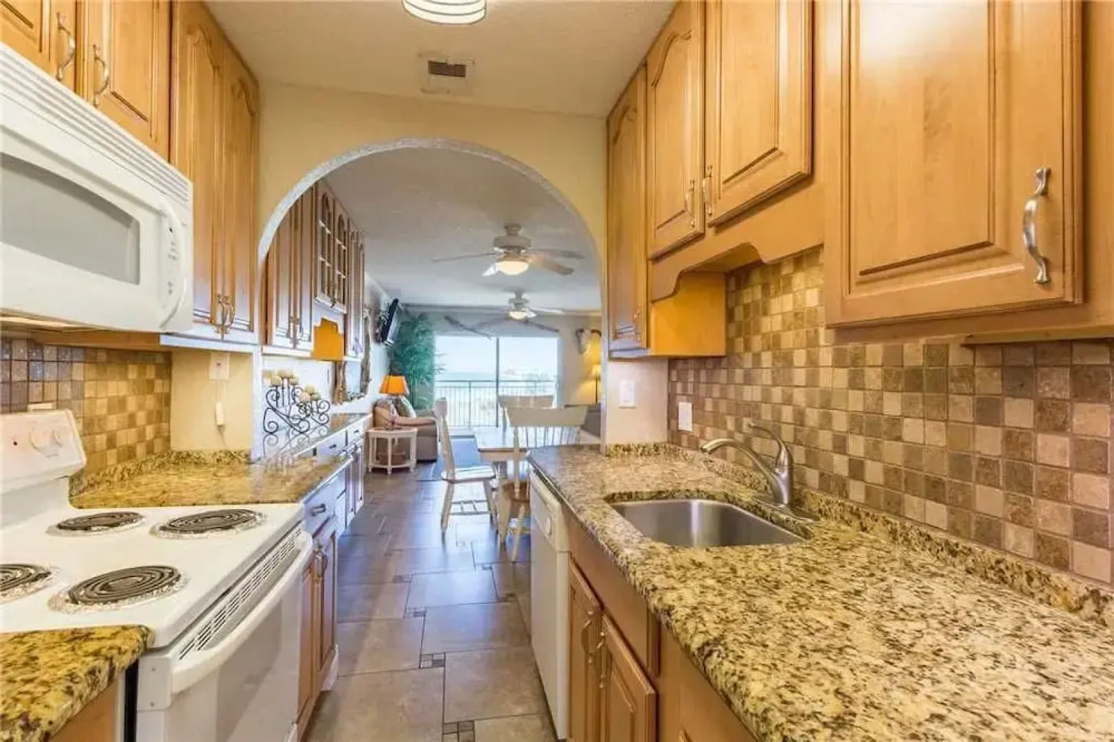 515 Madeira Norte Condo