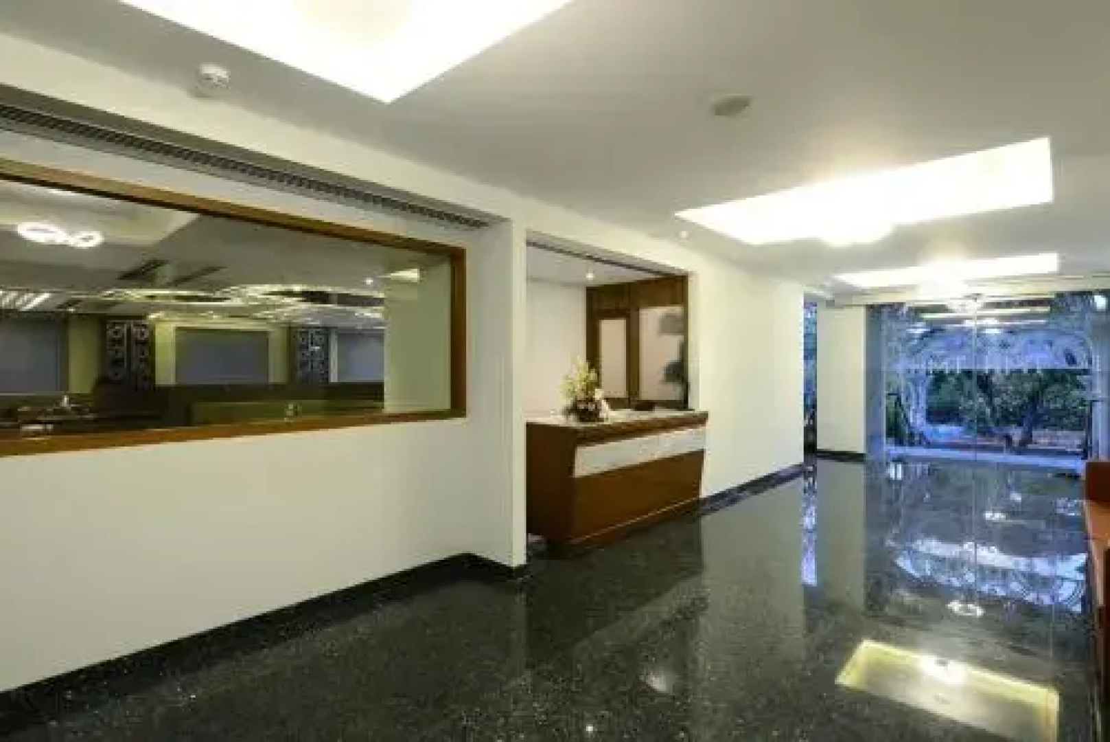 OYO Premium Jubilee Hills
