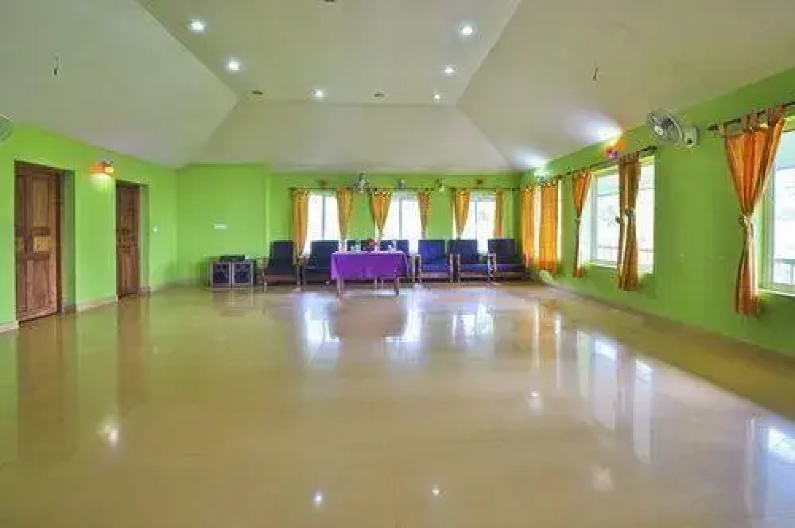 Munnar Crown Hotel