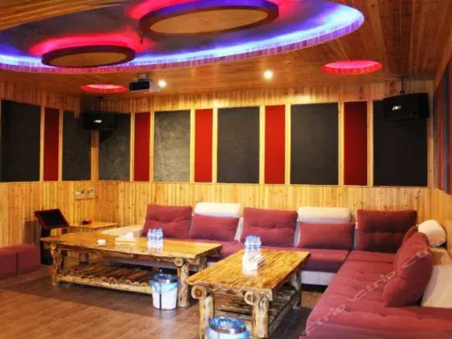 Yichang Changyang North Island Hotel