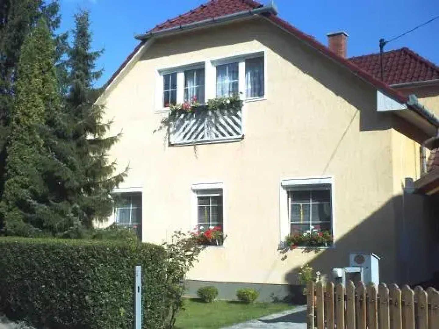 Primavera Vendégszobák