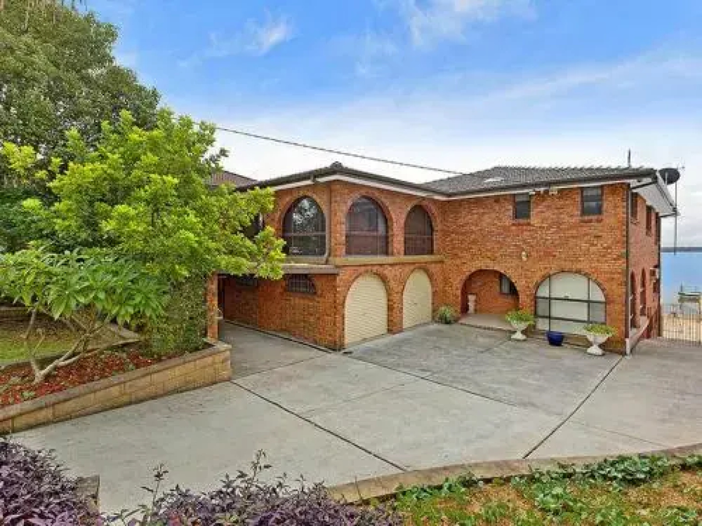 Toukley Waterfront House
