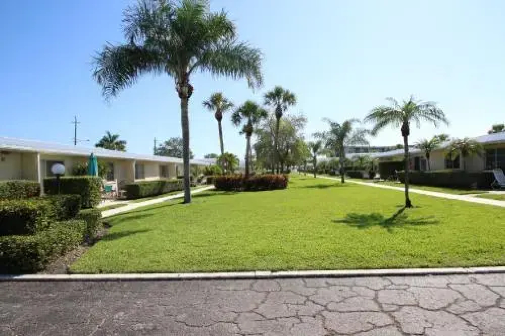 Beach Condo on Siesta Key Beach With Heated Pool