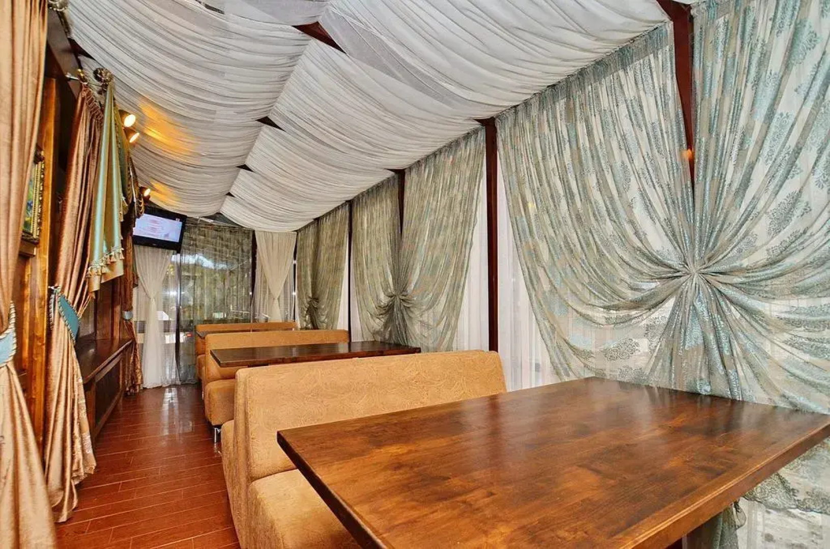 Tavel Hotel & SPA