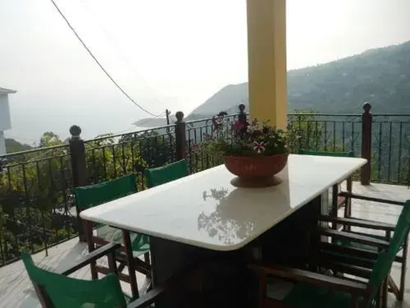 Paradeisos Rooms