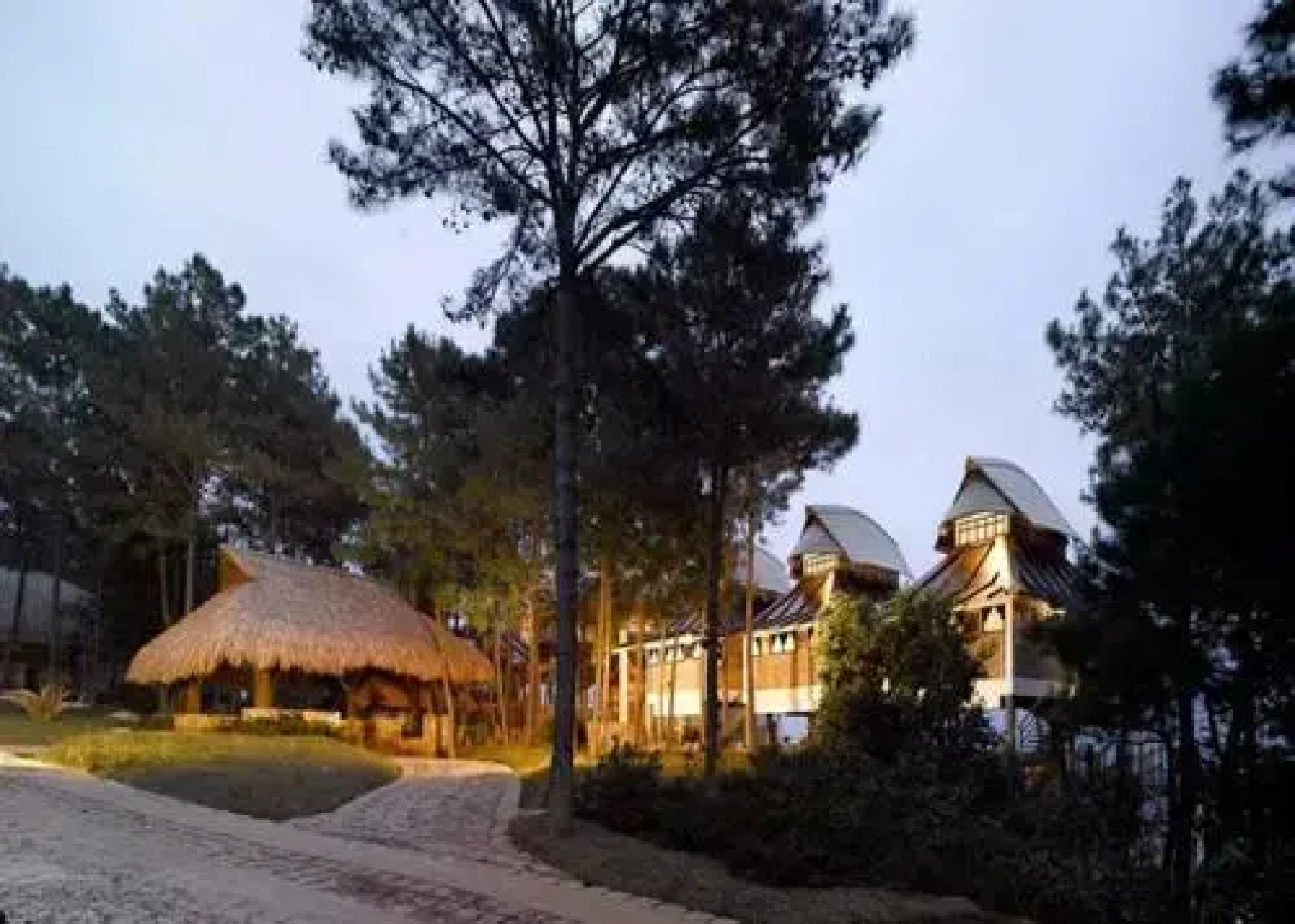 Ri Kynjai Serenity by the Lake Resort