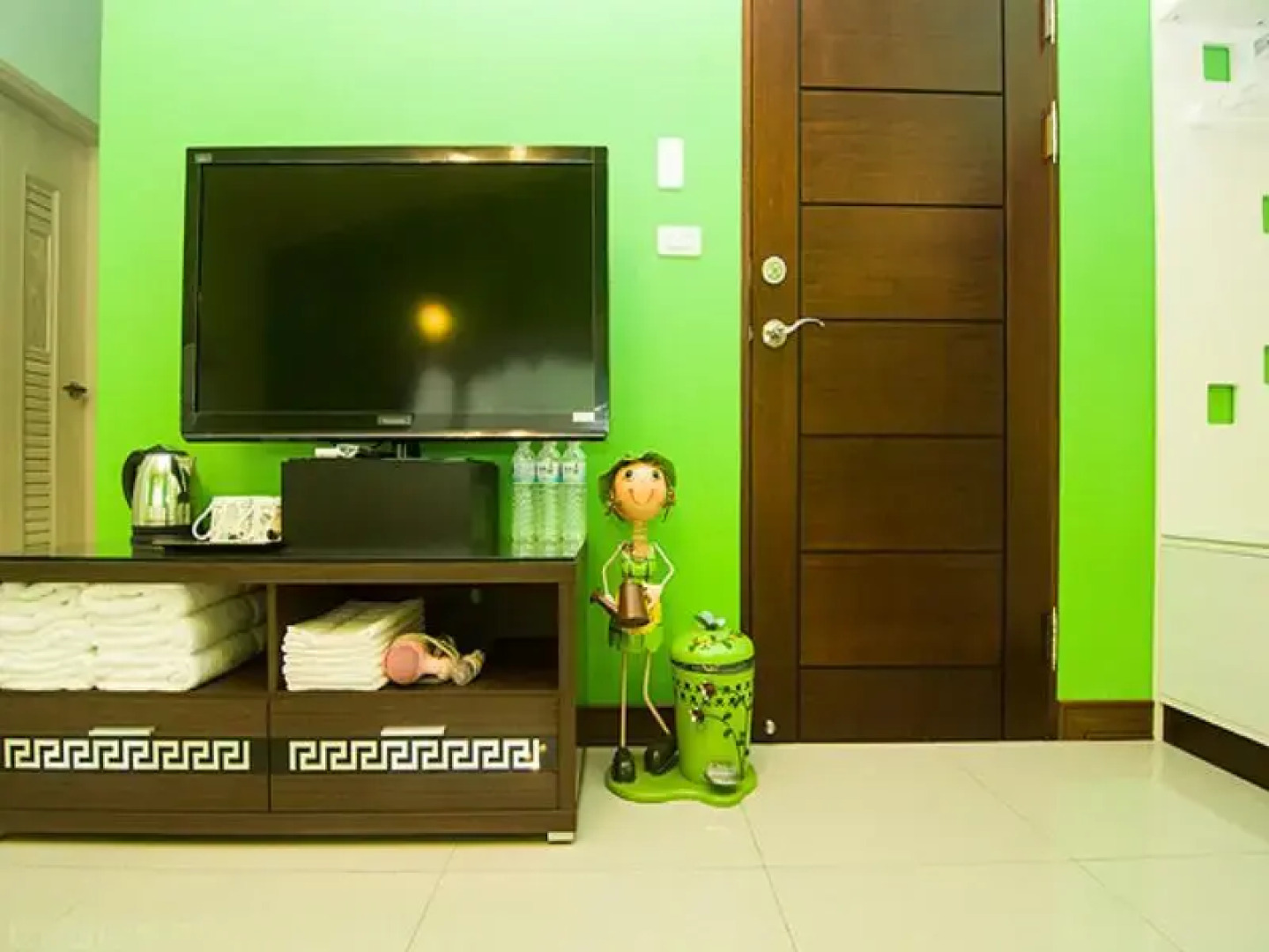 Jen Ti Rainbow House