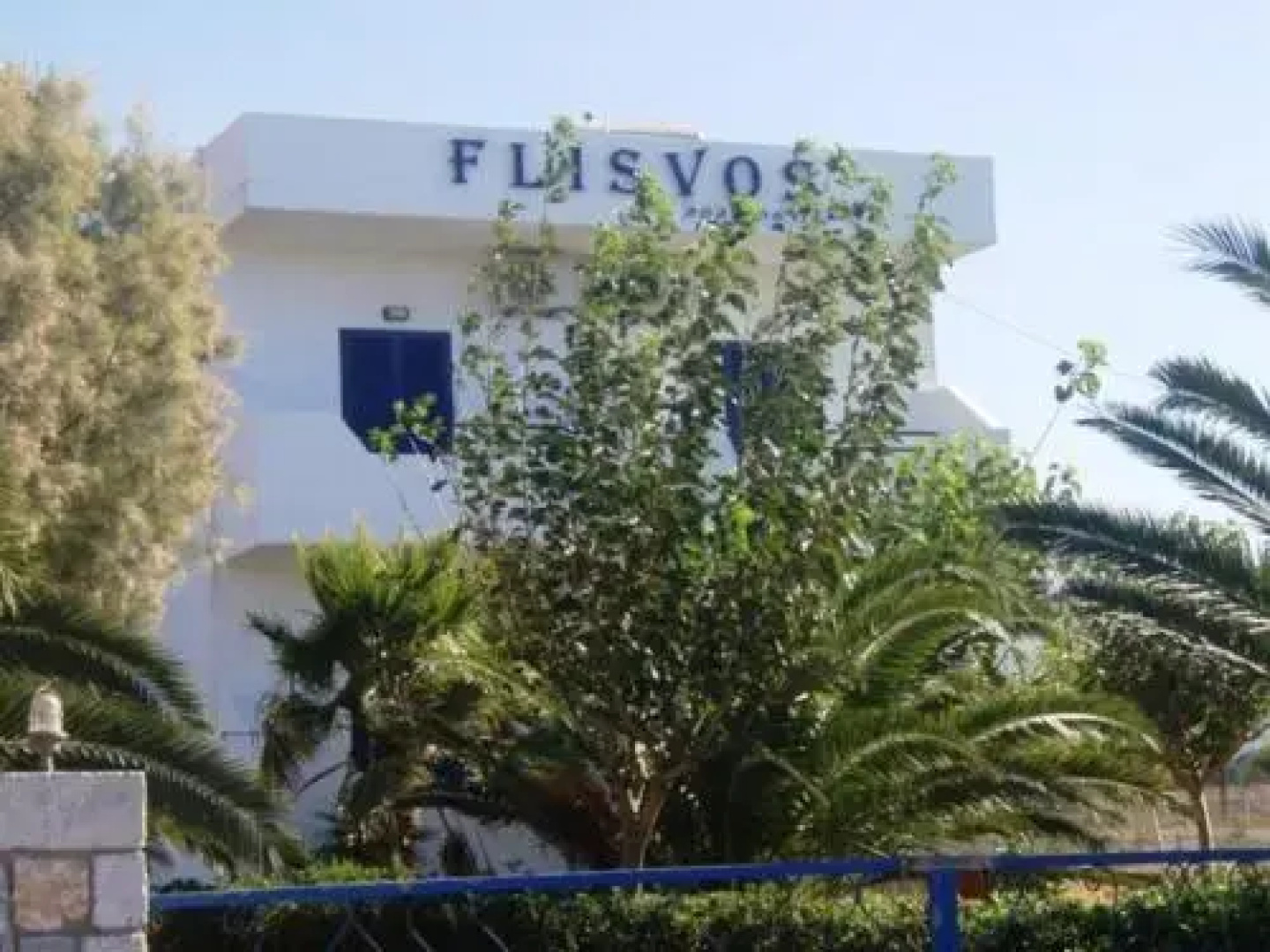 Flisvos Apartments