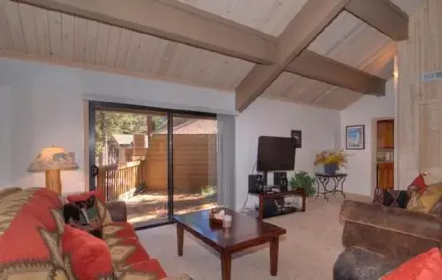 Spacious 3 North Shore Townhome 3 Br townhouse by RedAwning