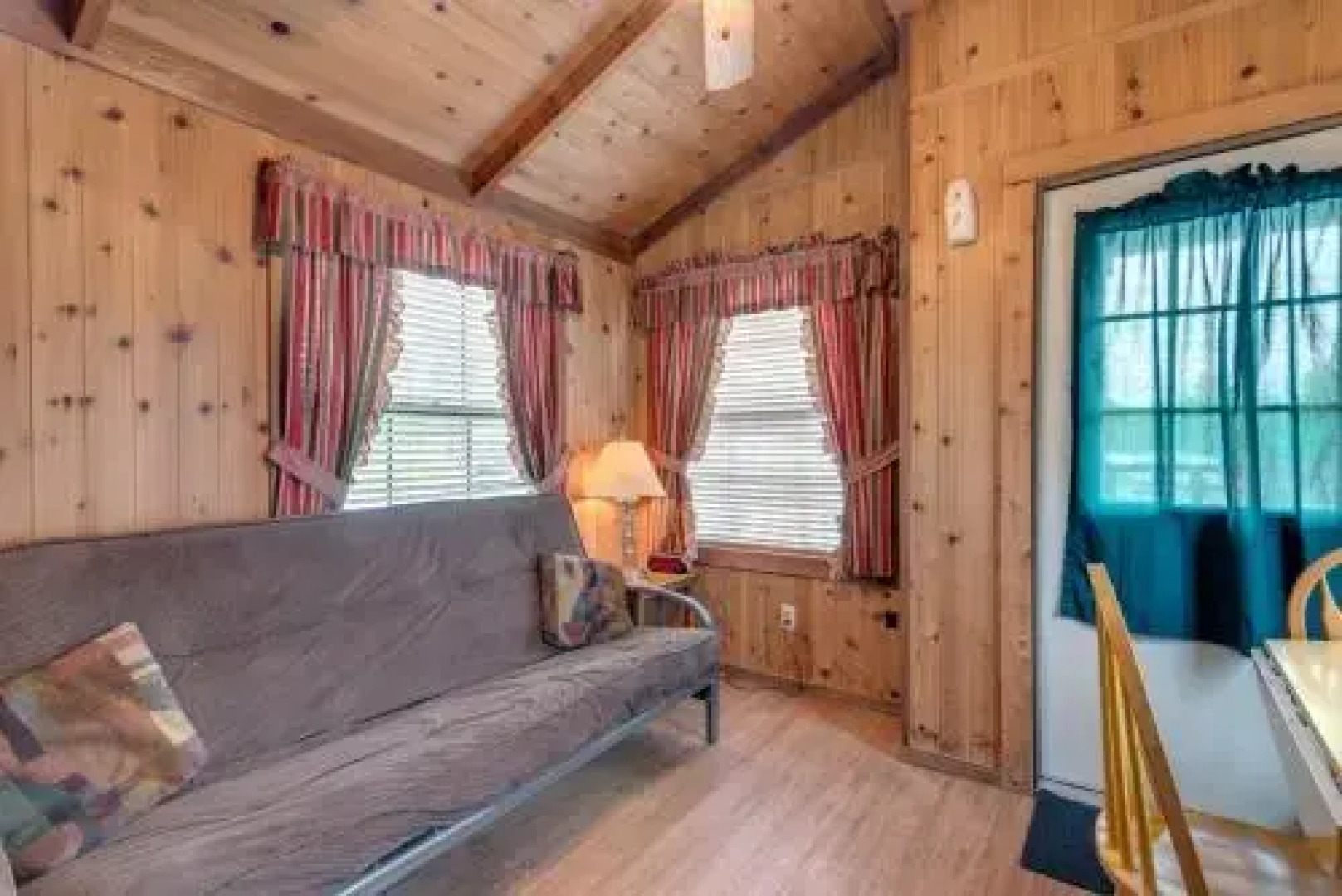 Lake Conroe One-Bedroom Cabin 4