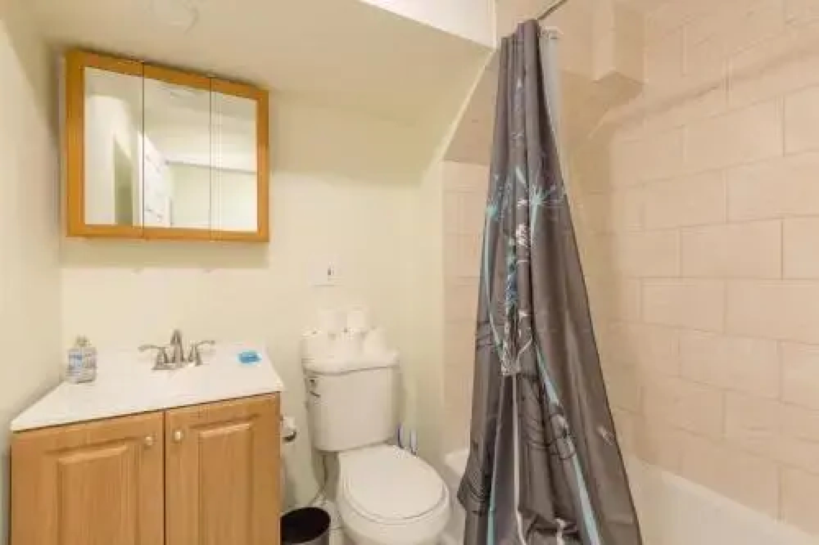 Kenmore Apartments by Starlight Suites