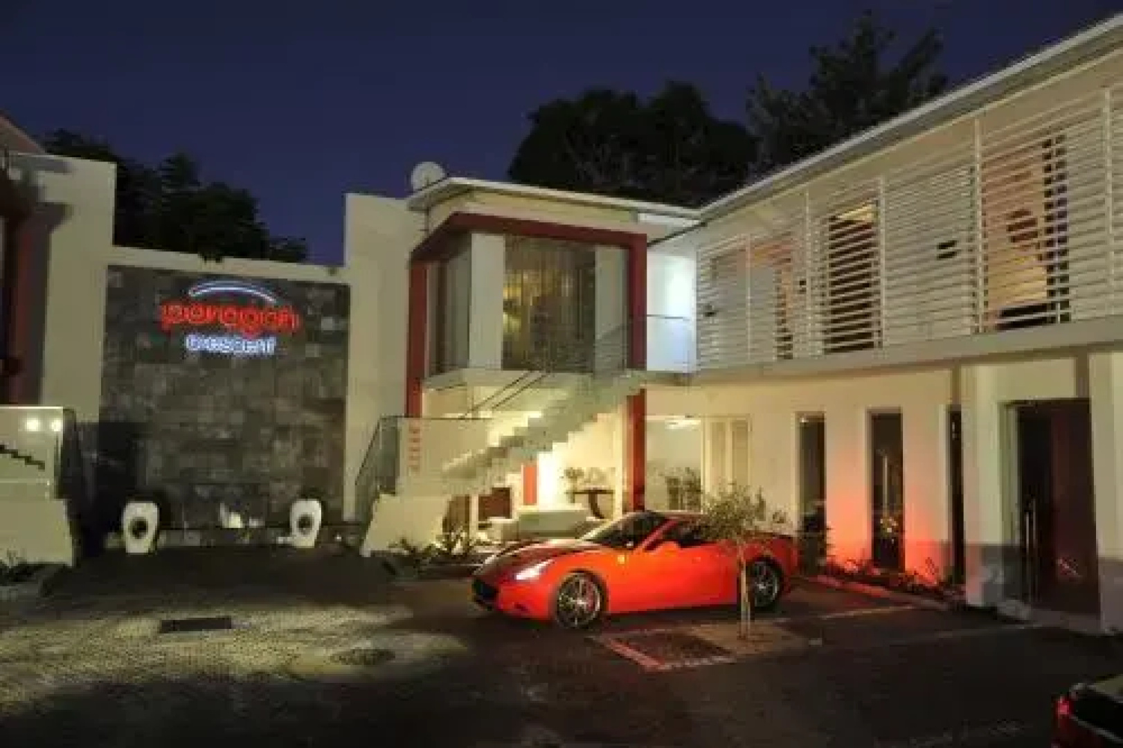 Paragon Crescent Suites