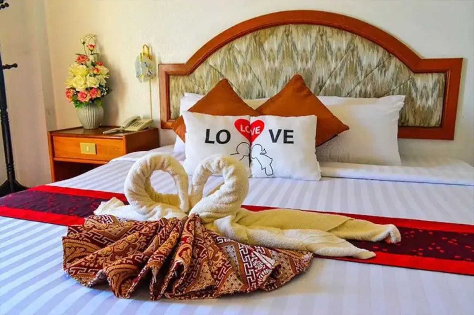 Lom Sak Nattirat Hotel