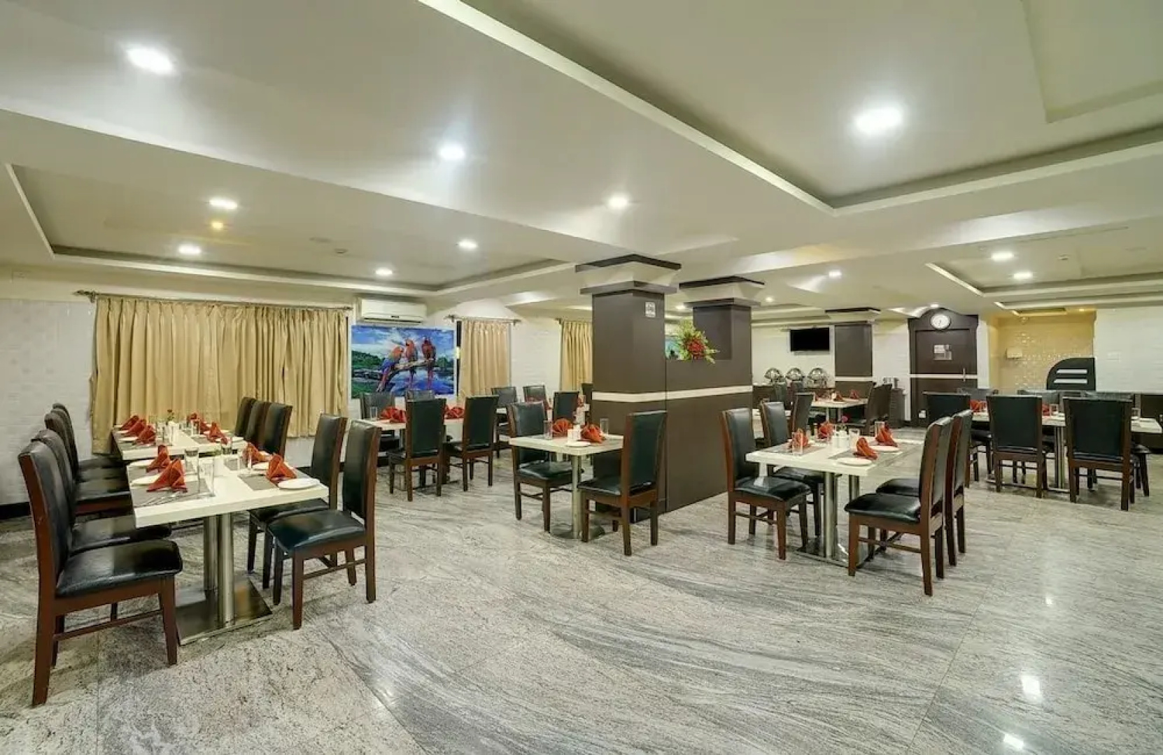 Cozzet Hotel