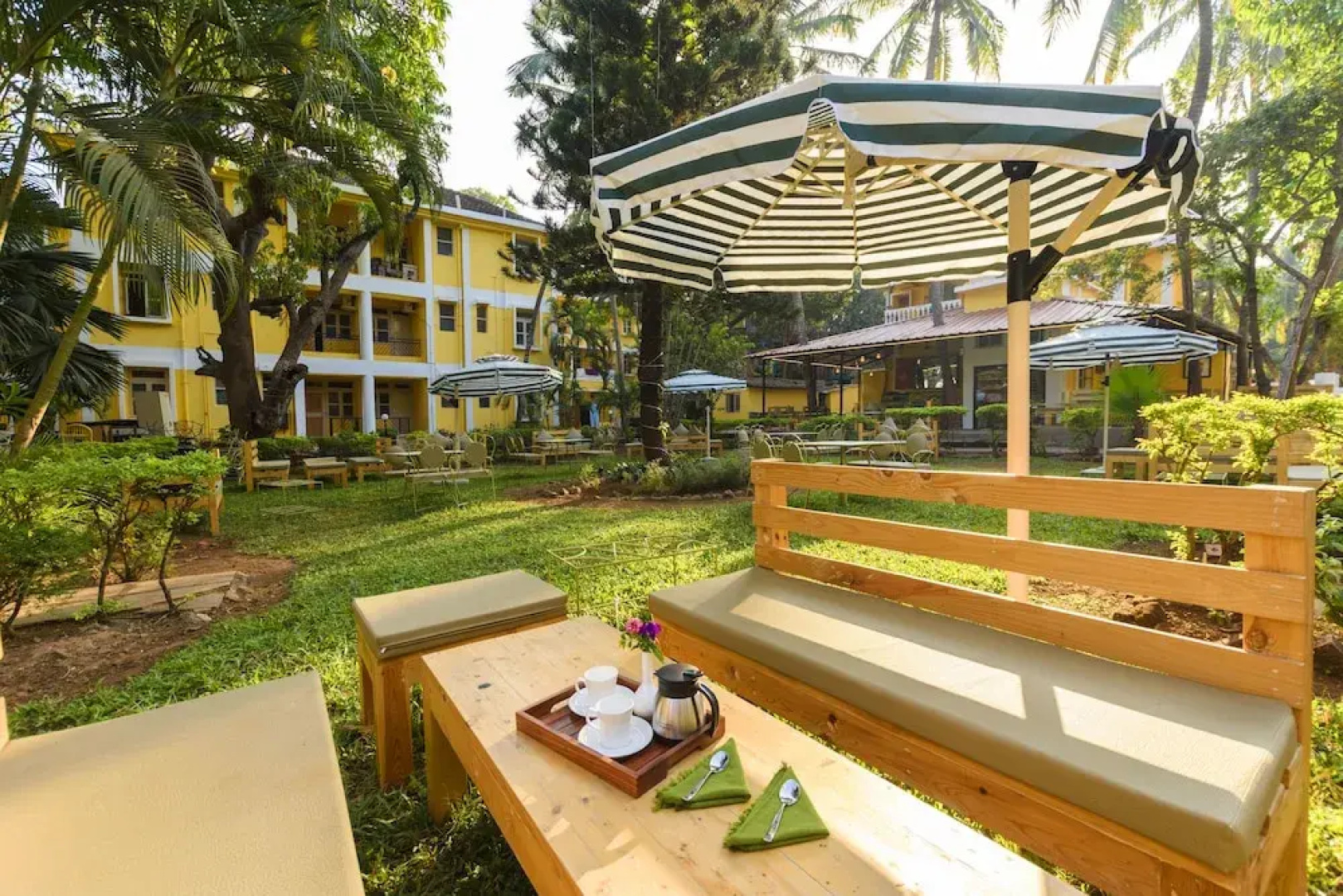 OYO 10956 Oliva Resorts