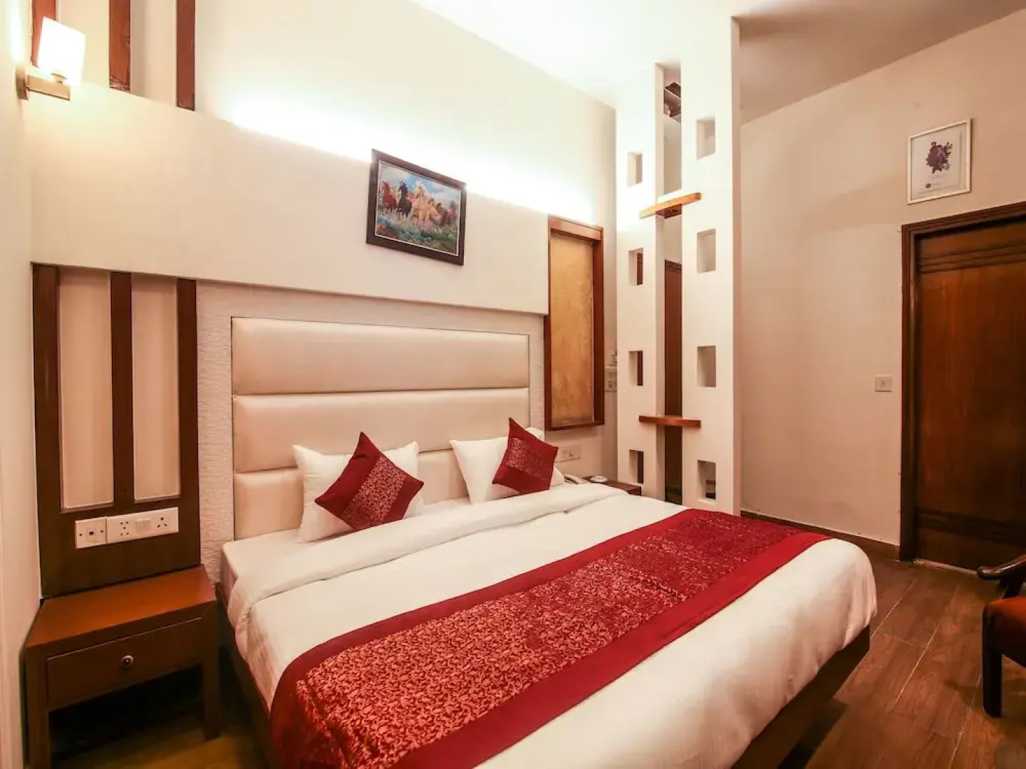 OYO Premium Old Gurgaon