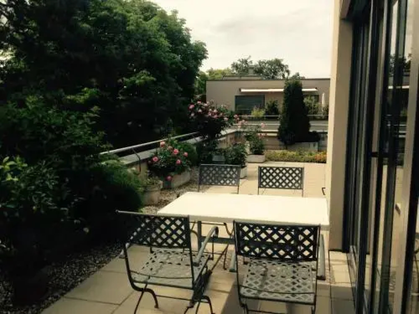 AVLiving City Flat Basel with Roof Garden