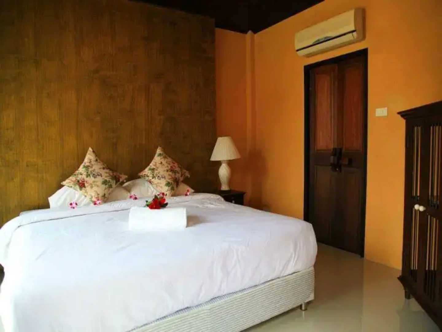Ruen Parichart Tropical Resort