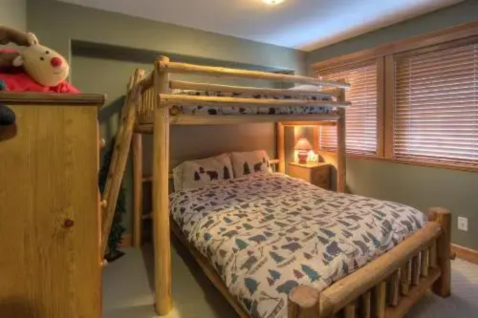 Treetops Ski Luxury Townhouse