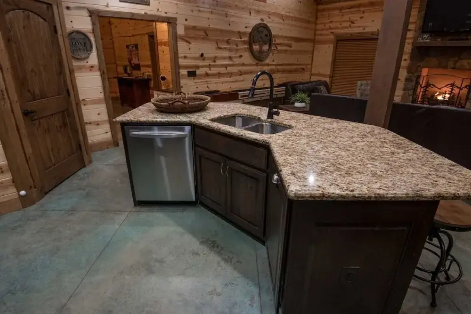 A River Runs Through It Lodge - 4 Br Cabin