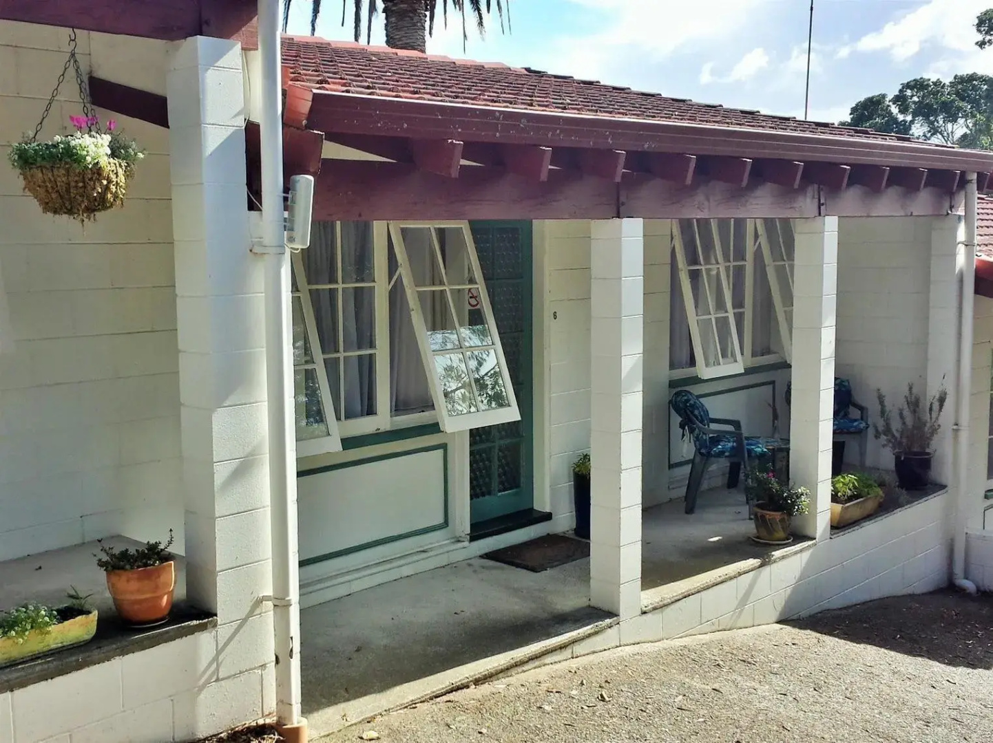 Browns Bay Olive Tree Motel & Apartment