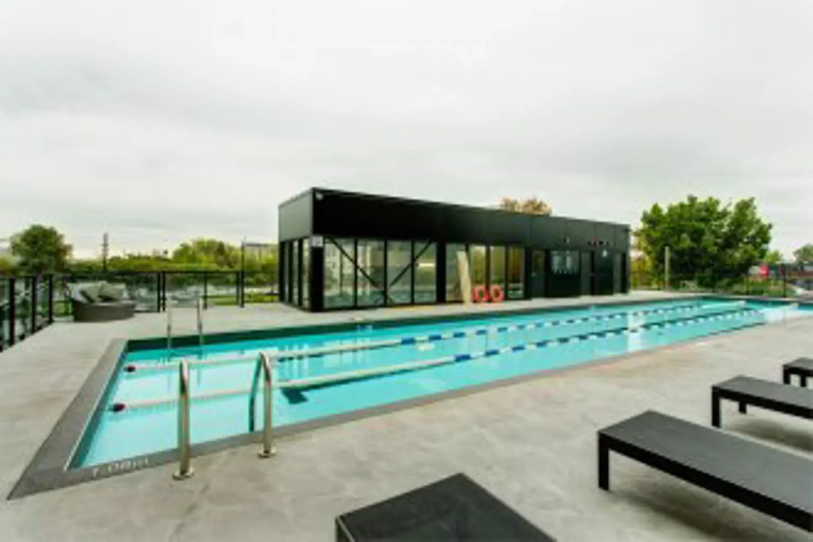 Hexagone by CorporateStays