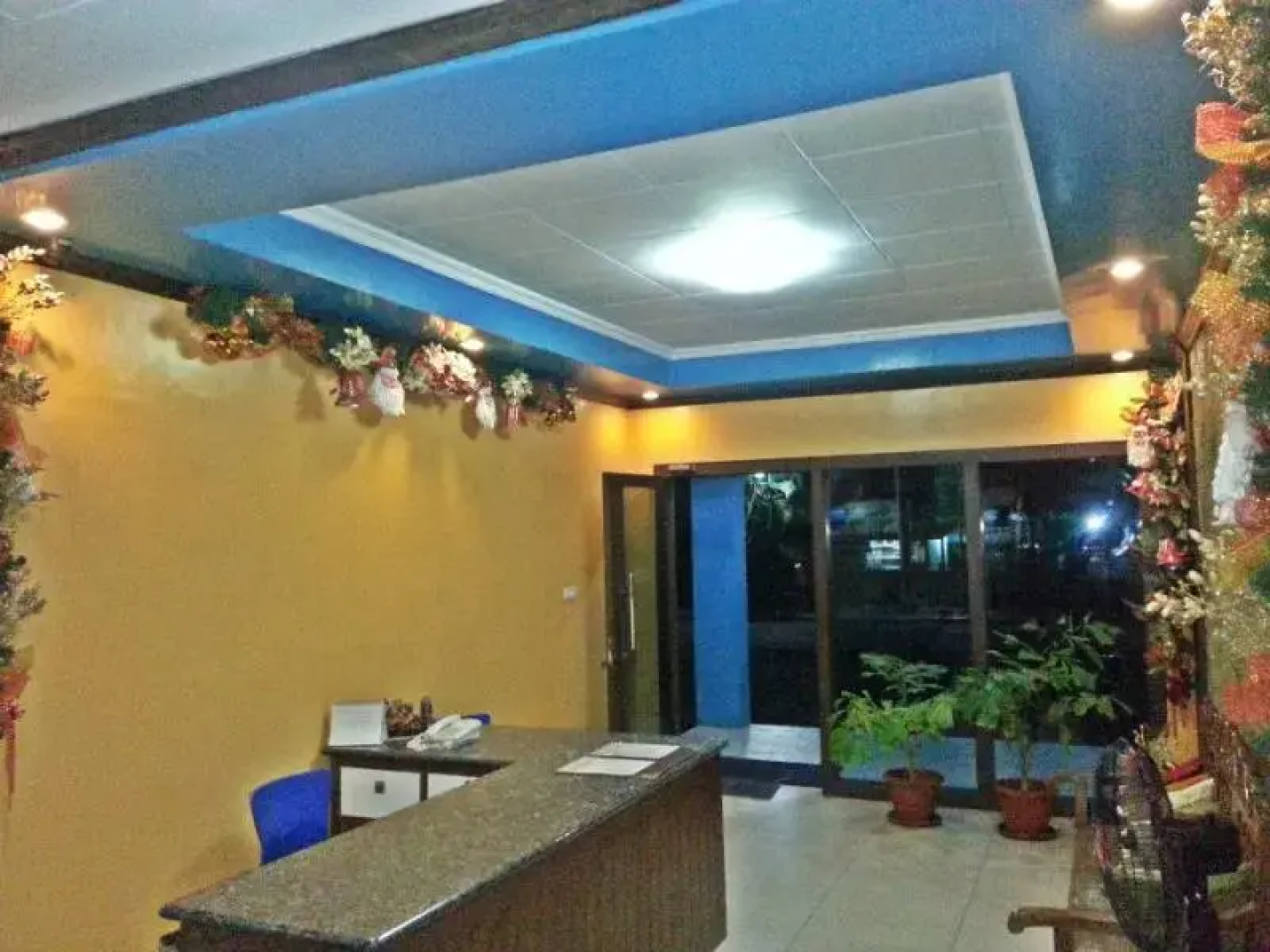 Blue Harbor Inn