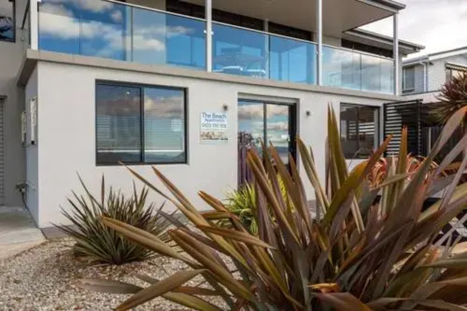 Beachfront Apartment Blackmans Bay